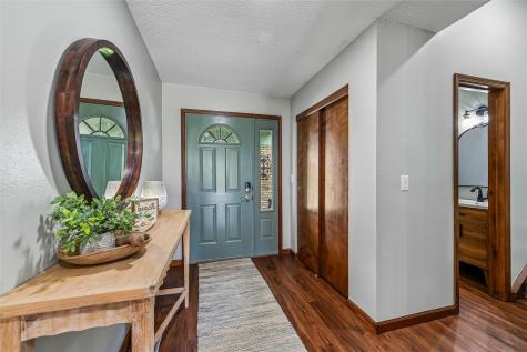 3923 Roxbury Drive NW Cedar Rapids IA 52405