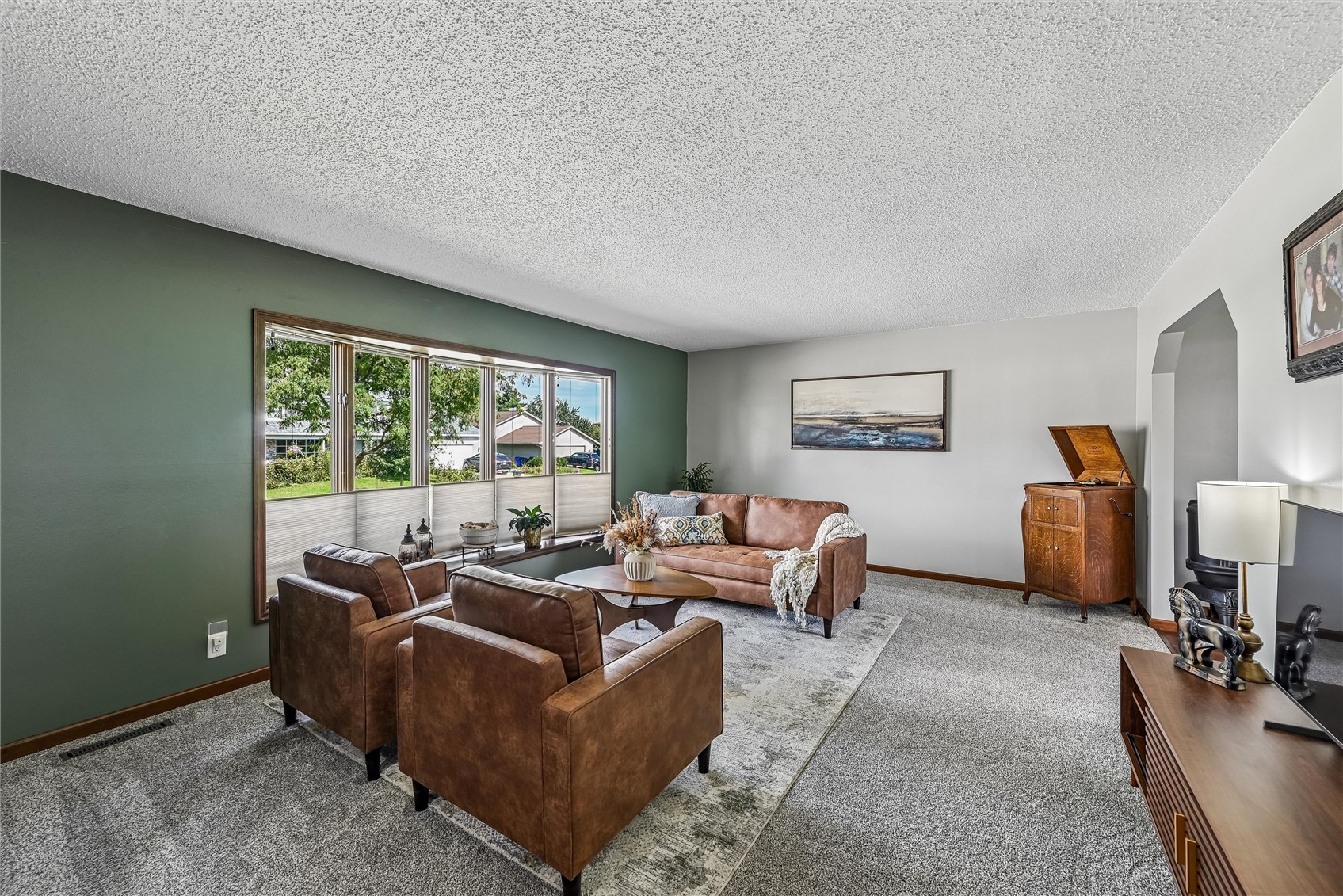 3923 Roxbury Drive NW Cedar Rapids IA 52405