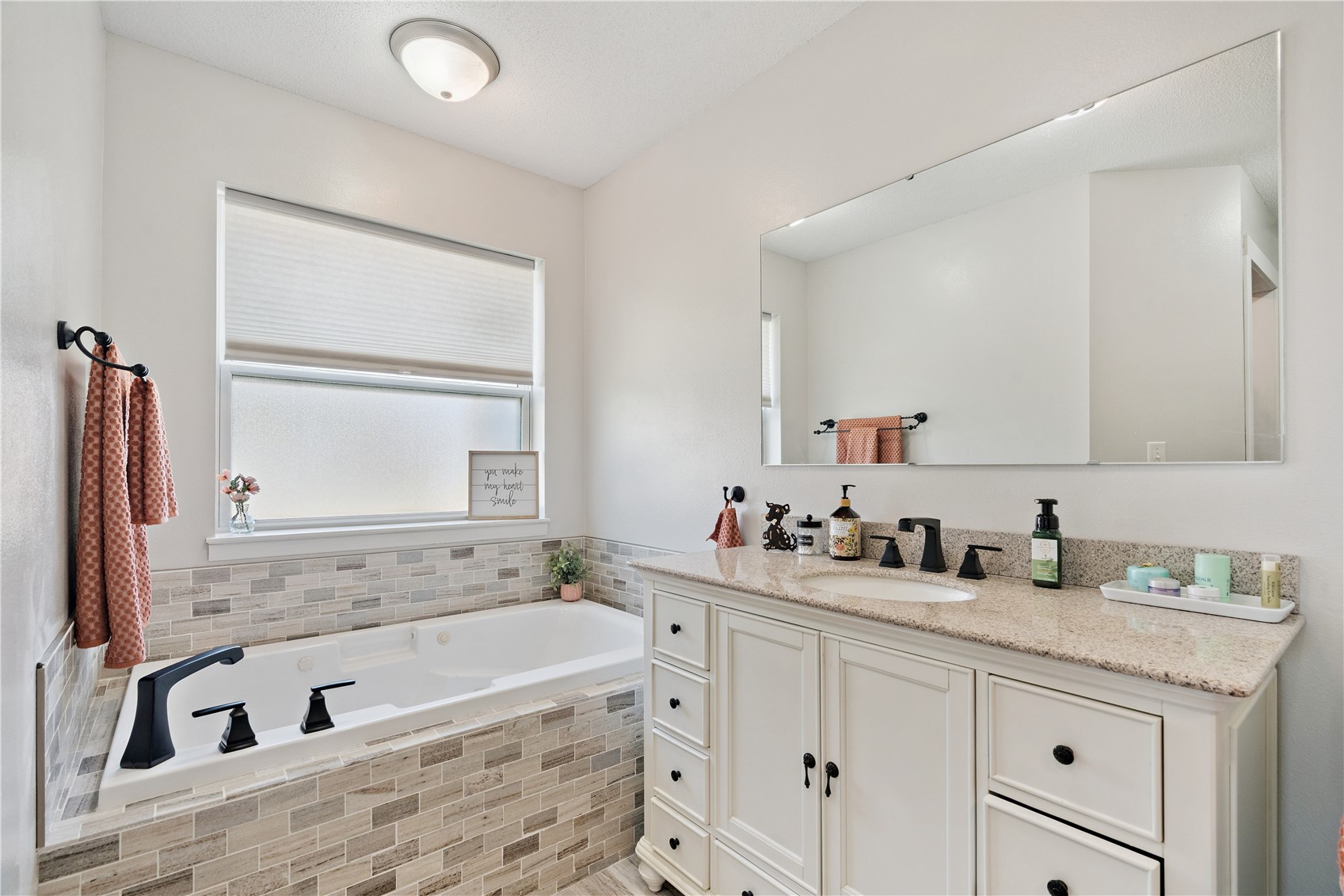 185 Erusha Drive NE Walford IA 52351