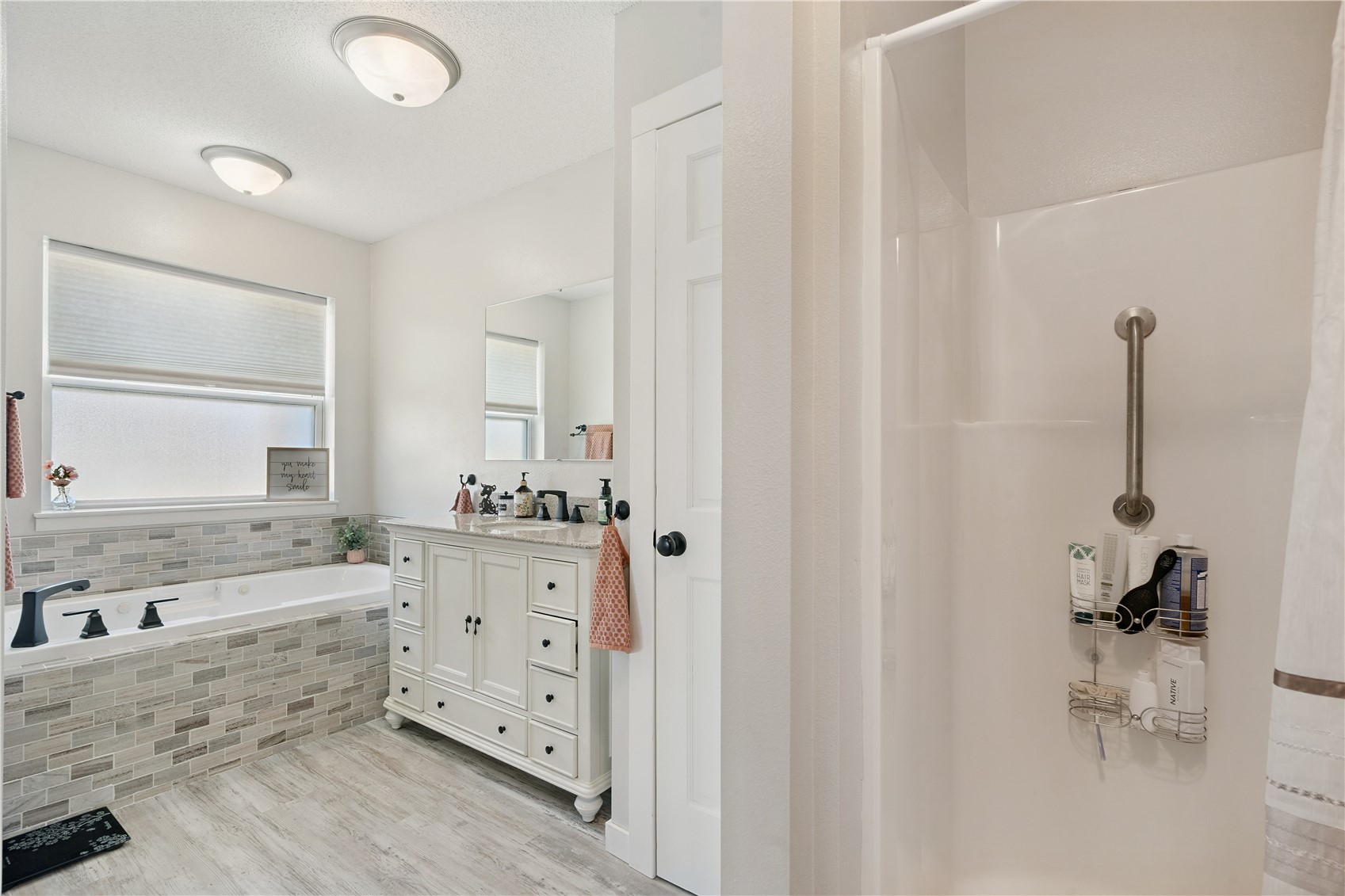 185 Erusha Drive NE Walford IA 52351