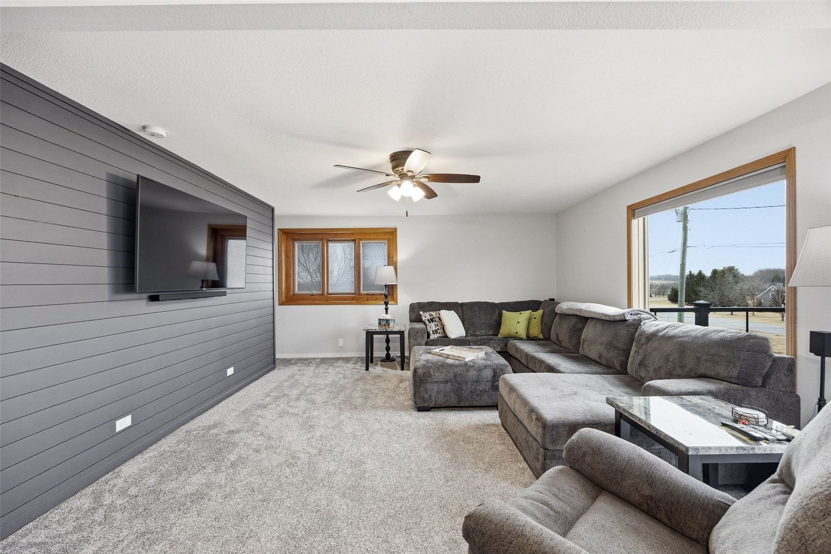 301 Lake View Drive NE Solon IA 52333