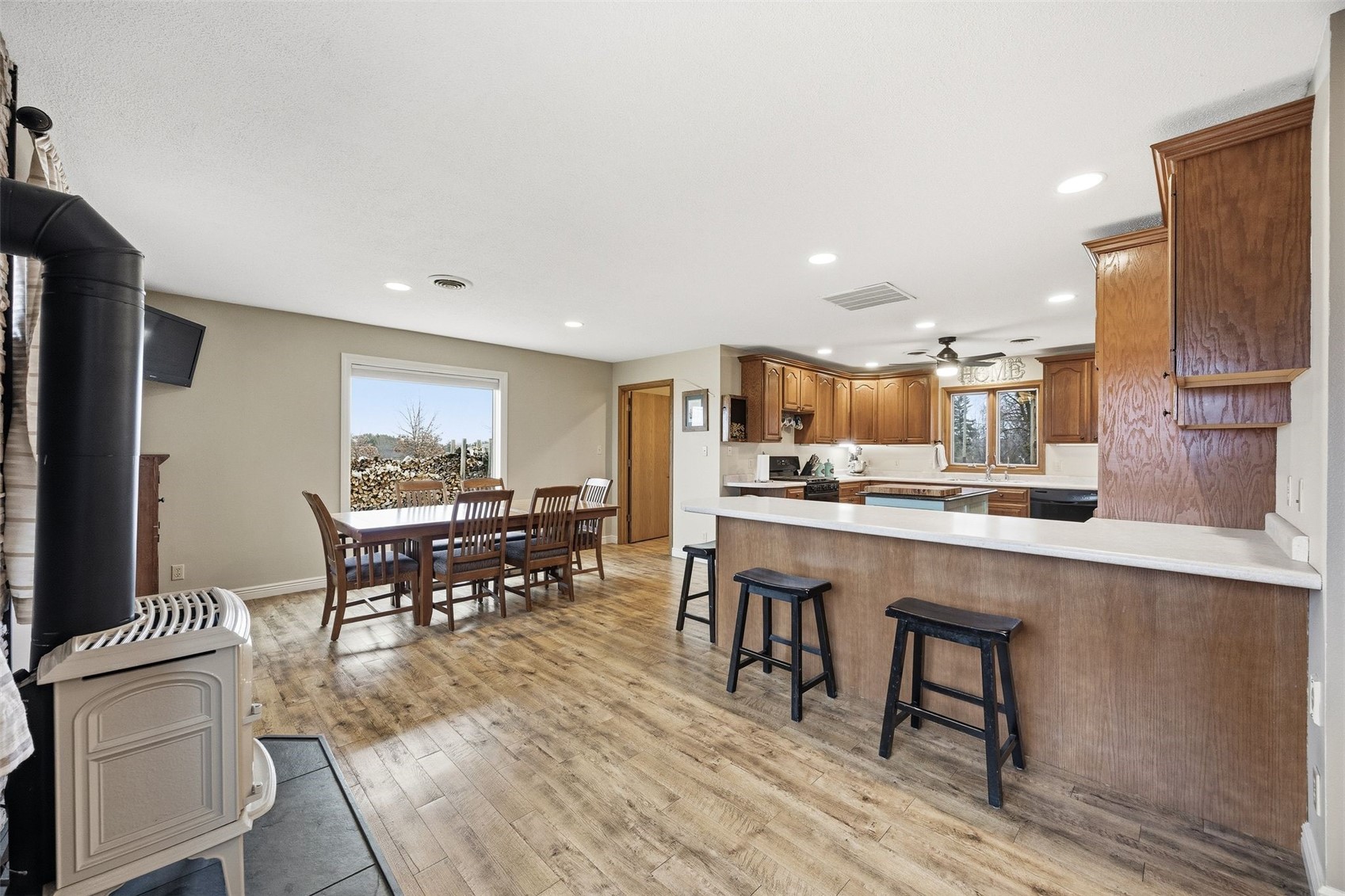 301 Lake View Drive NE Solon IA 52333