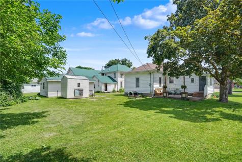 423 N Maple Street Monticello IA 52310