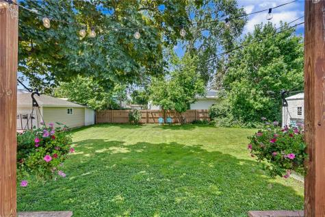 423 N Maple Street Monticello IA 52310