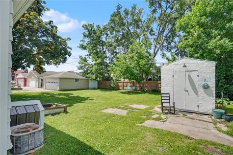 423 N Maple Street Monticello IA 52310