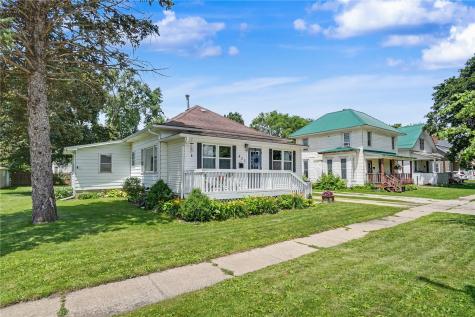 423 N Maple Street Monticello IA 52310
