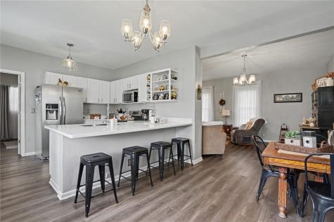 423 N Maple Street Monticello IA 52310