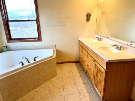 1164 Kyle Drive NE Iowa City IA 52240