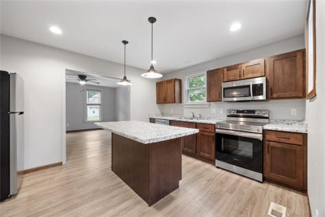 1032 9th Street SE Cedar Rapids IA 52401