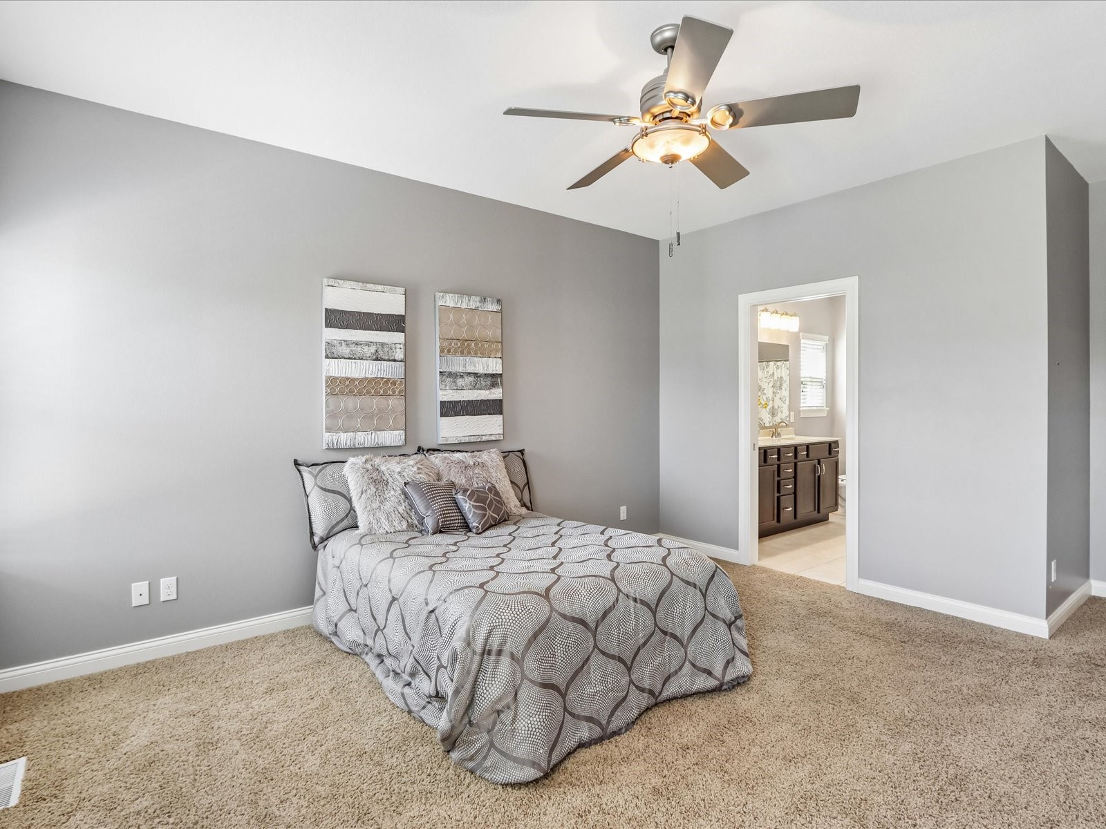 3015 Hillsboro Drive SW Cedar Rapids IA 52404