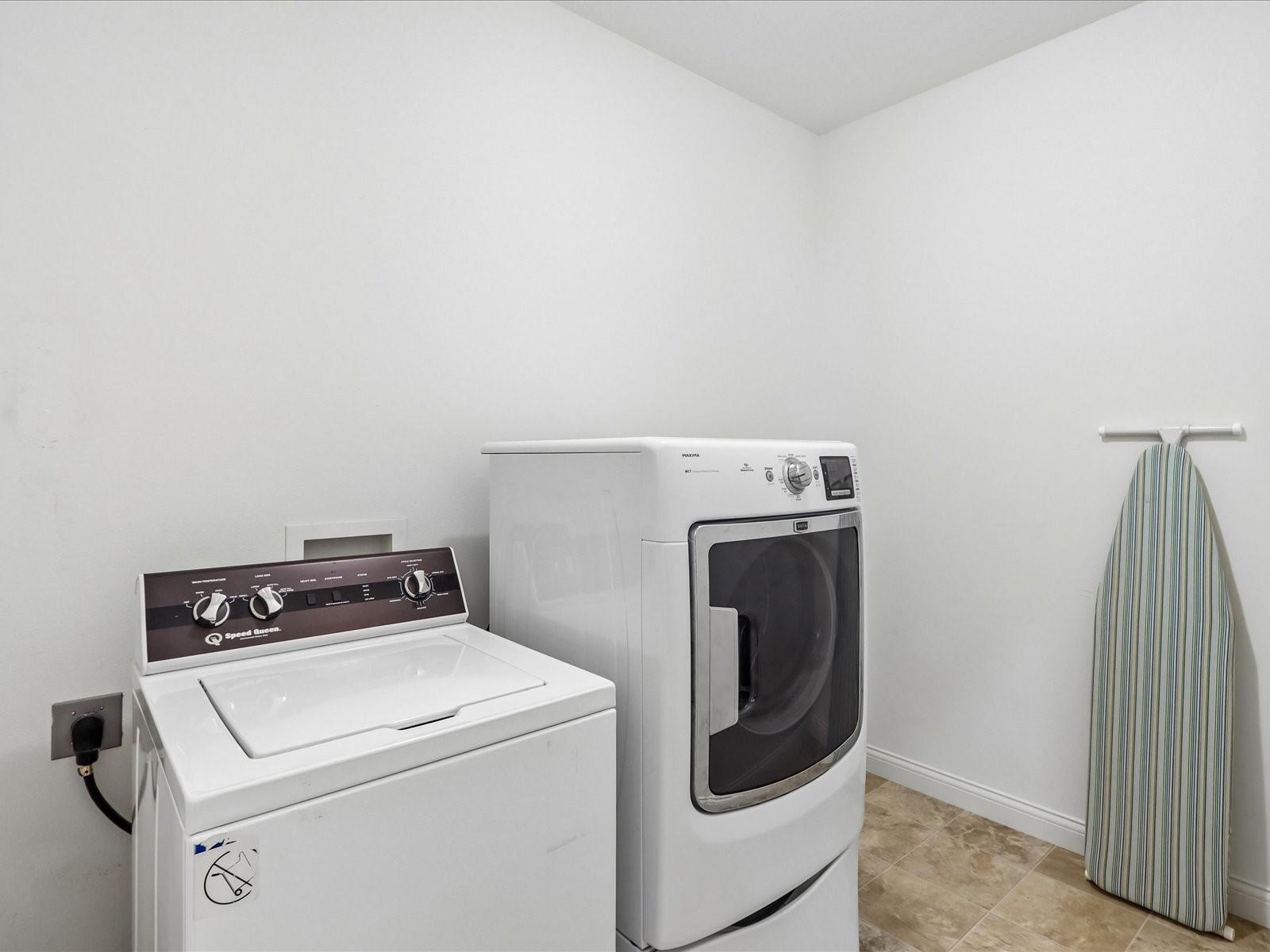 3015 Hillsboro Drive SW Cedar Rapids IA 52404