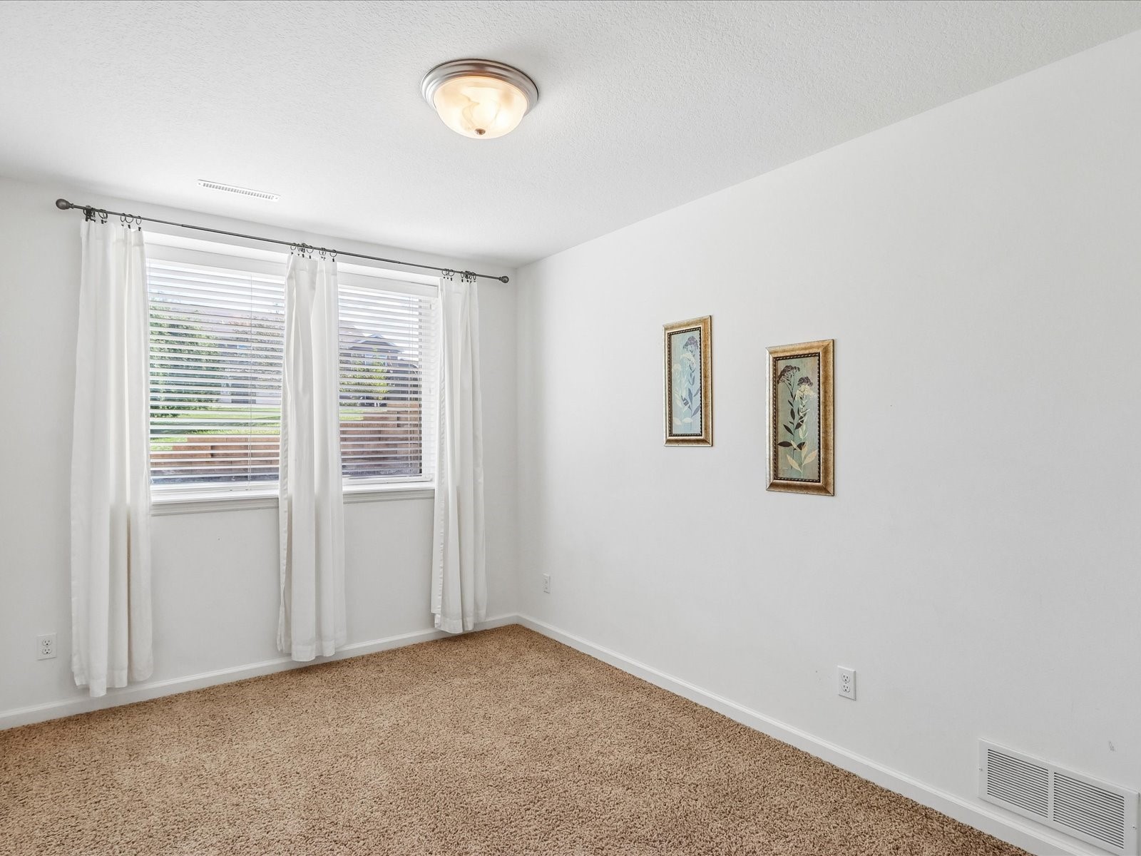 3015 Hillsboro Drive SW Cedar Rapids IA 52404