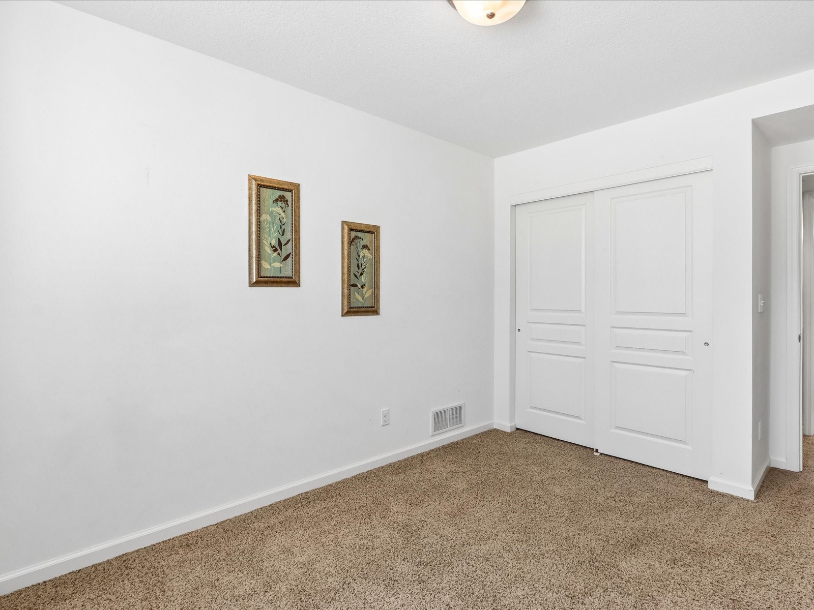 3015 Hillsboro Drive SW Cedar Rapids IA 52404