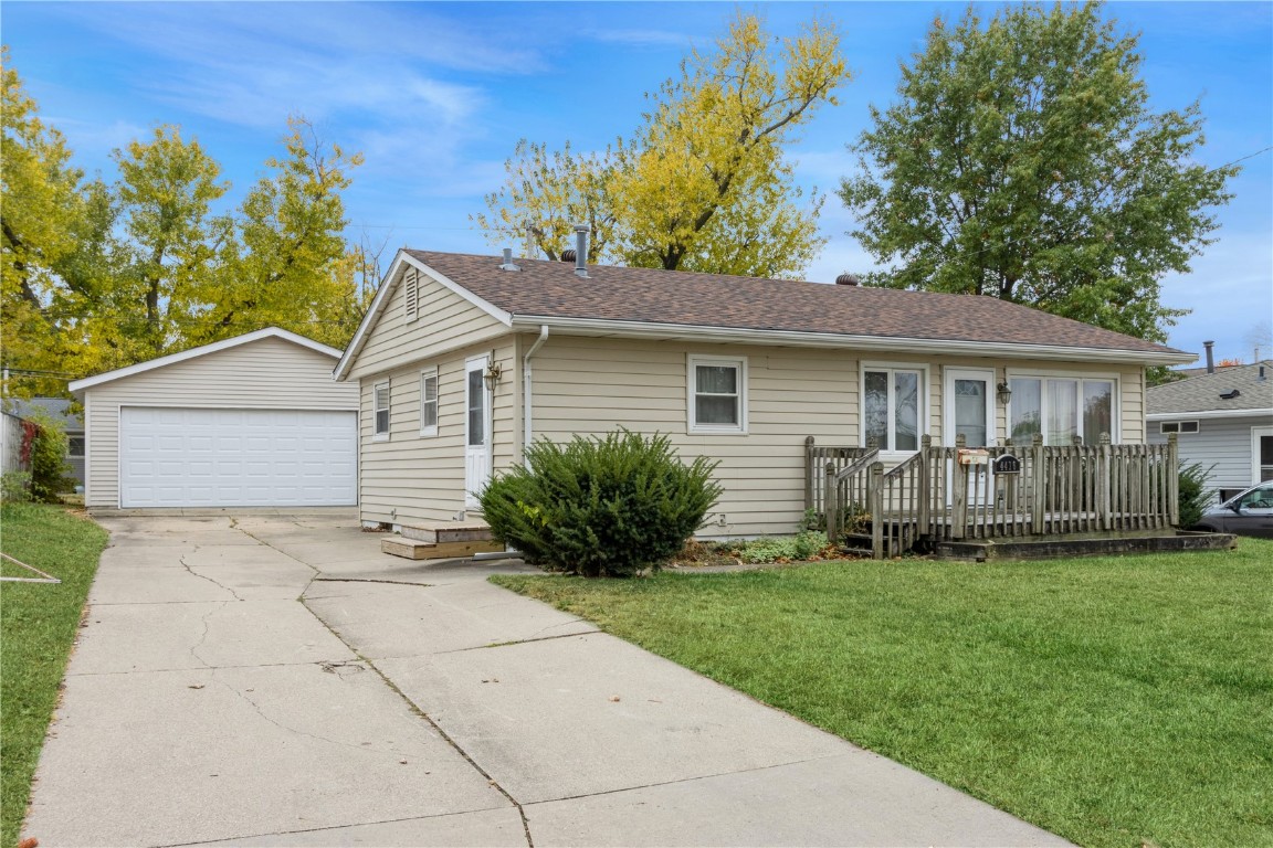 4416 Lee Street NE Cedar Rapids IA 52402
