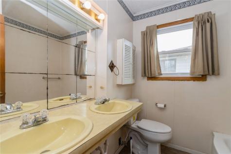 4416 Lee Street NE Cedar Rapids IA 52402