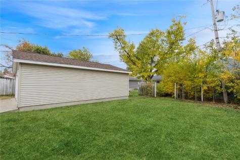 4416 Lee Street NE Cedar Rapids IA 52402