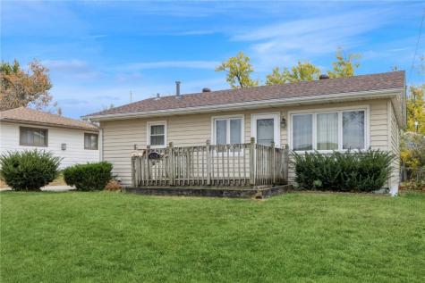 4416 Lee Street NE Cedar Rapids IA 52402