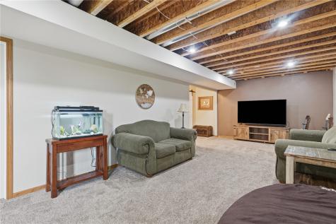 4592 Creekview Trail Palo IA 52324