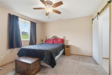 4592 Creekview Trail Palo IA 52324