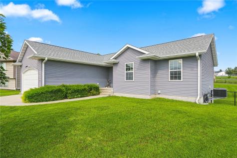 4592 Creekview Trail Palo IA 52324