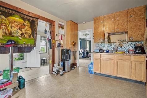 12242 70th Street Olin IA 52320