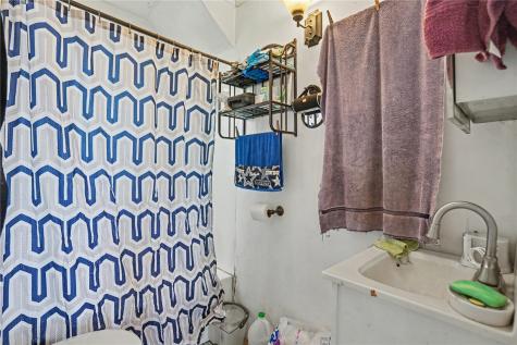 12242 70th Street Olin IA 52320