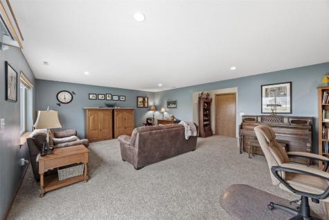2521 Radcliffe Court SW Cedar Rapids IA 52404