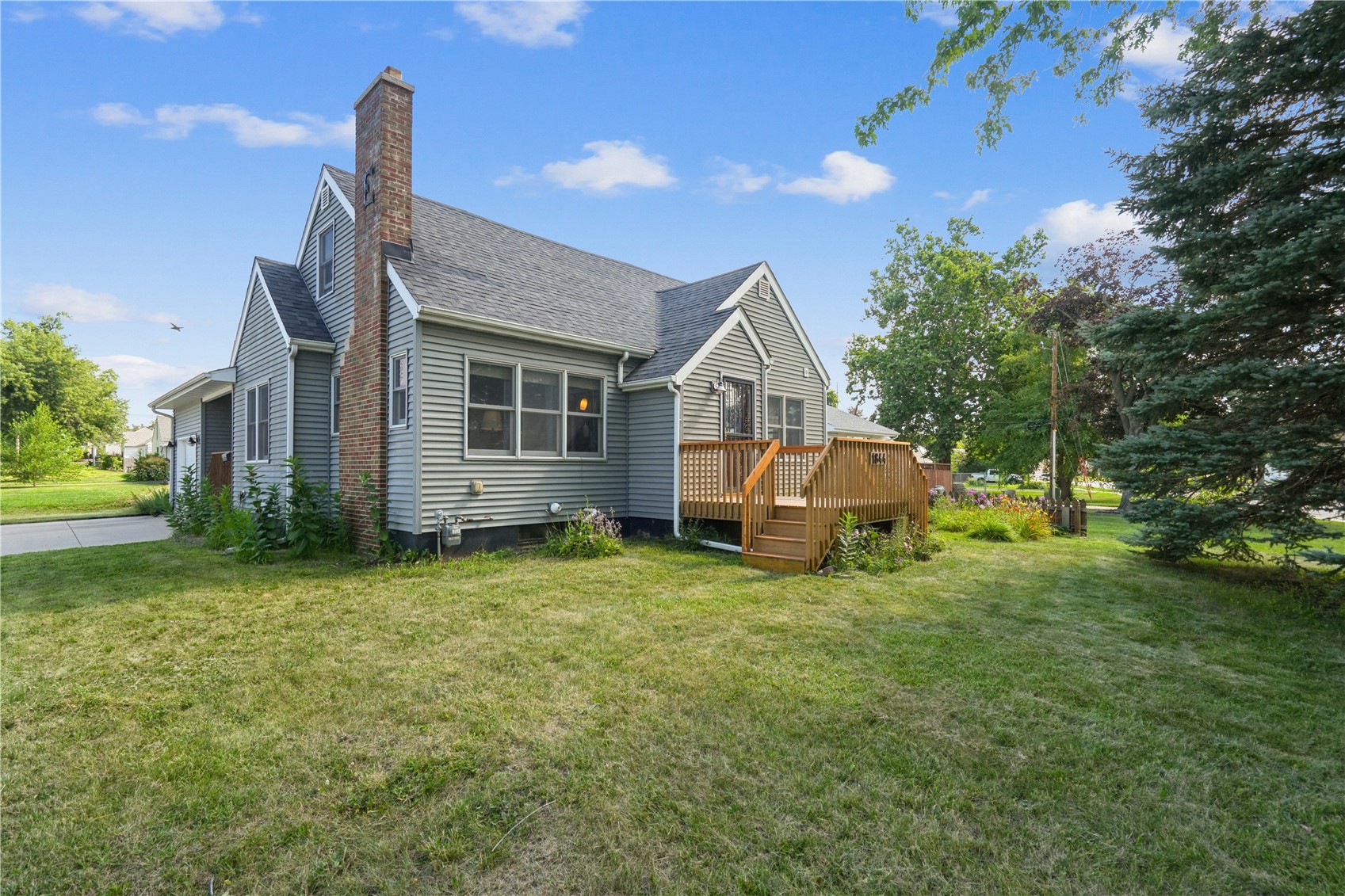 1844 B Avenue NW Cedar Rapids IA 52405
