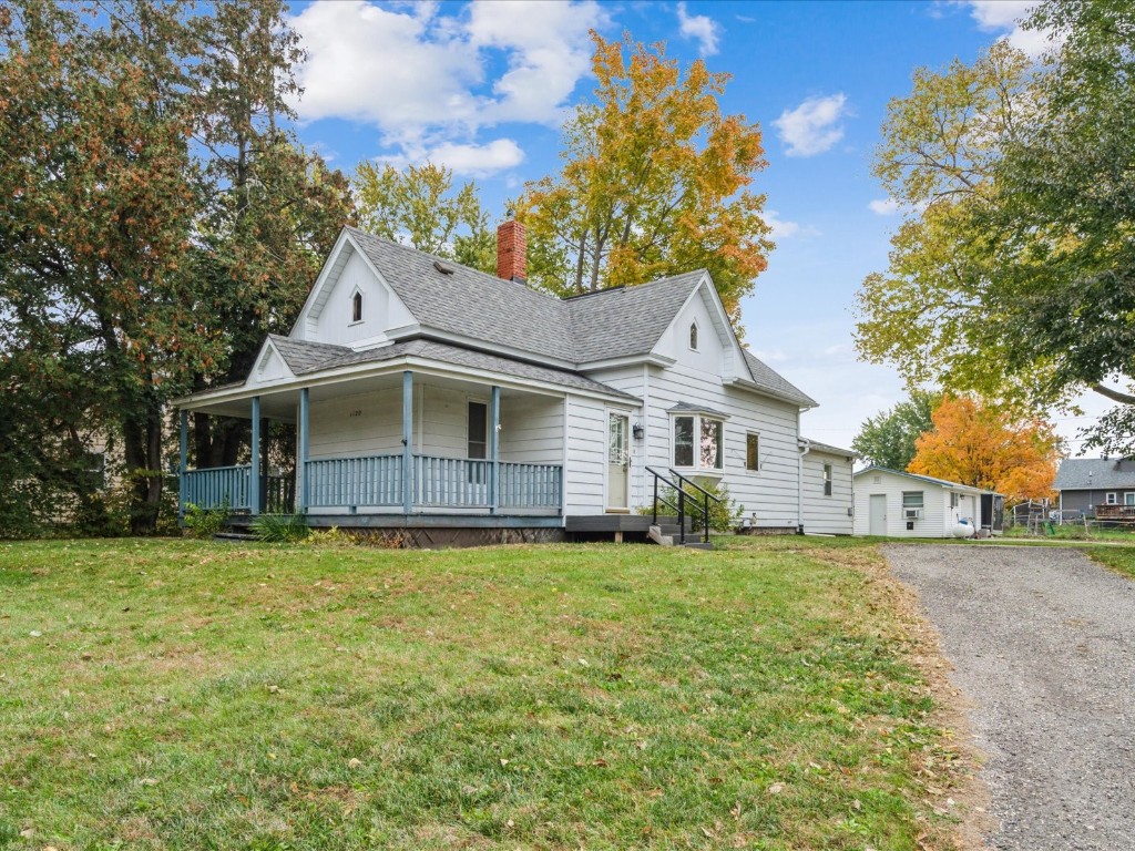 1120 Central Avenue Center Point IA 52213