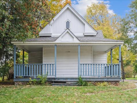 1120 Central Avenue Center Point IA 52213