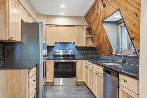 2221 Oak Road NE North Liberty IA 52317