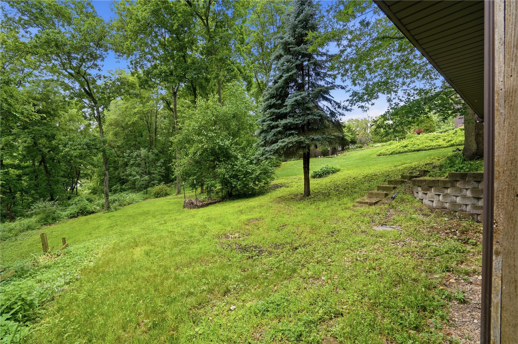2221 Oak Road NE North Liberty IA 52317