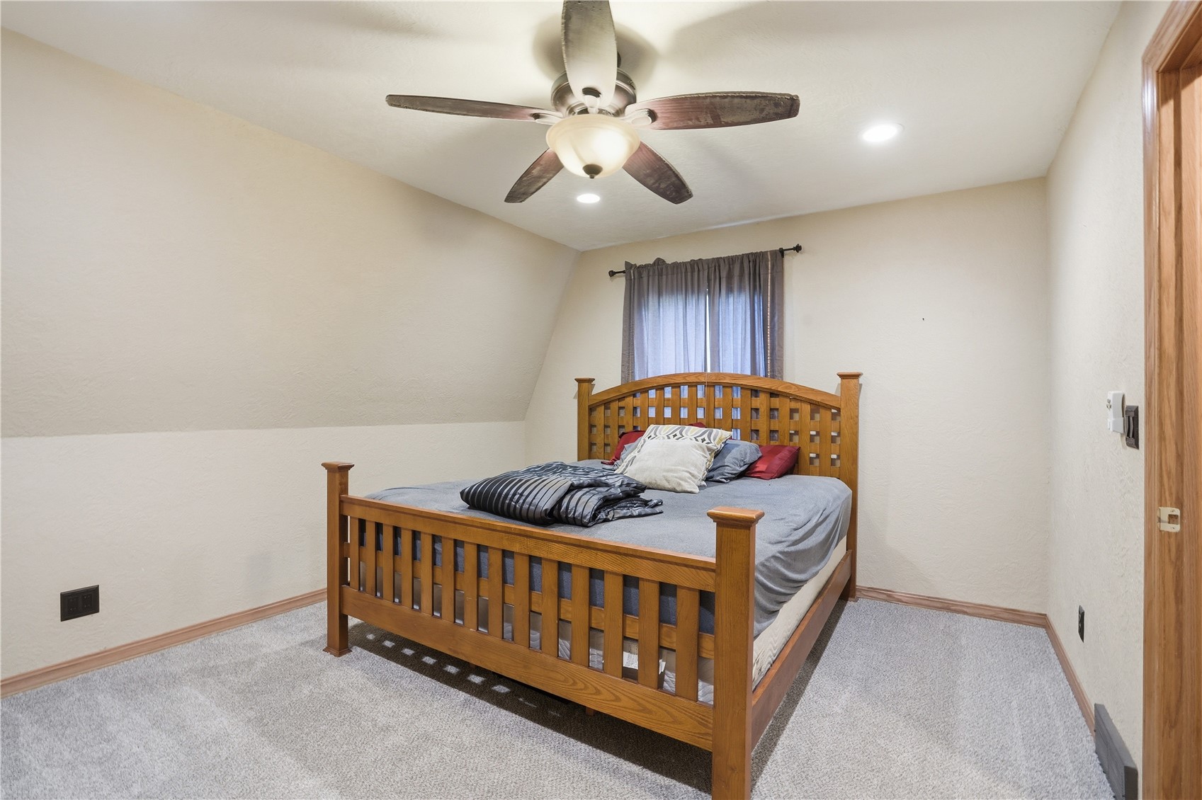 2221 Oak Road NE North Liberty IA 52317