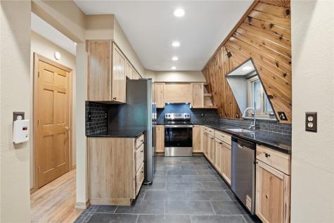 2221 Oak Road NE North Liberty IA 52317
