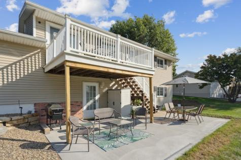 1002 W 17th Street Vinton IA 52349