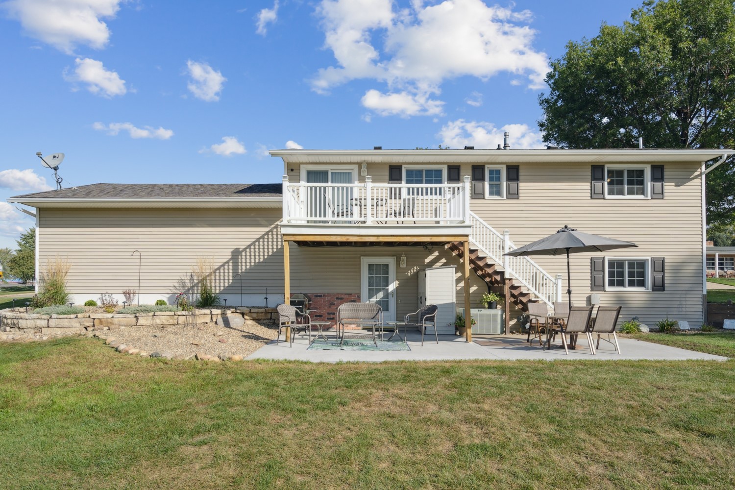 1002 W 17th Street Vinton IA 52349