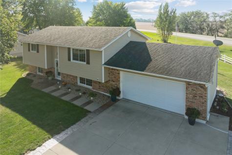 1002 W 17th Street Vinton IA 52349