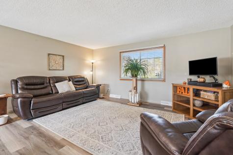 1002 W 17th Street Vinton IA 52349
