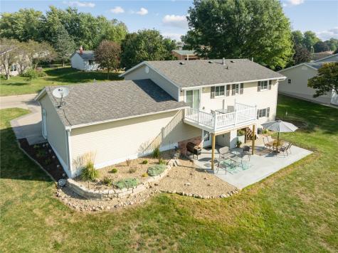 1002 W 17th Street Vinton IA 52349