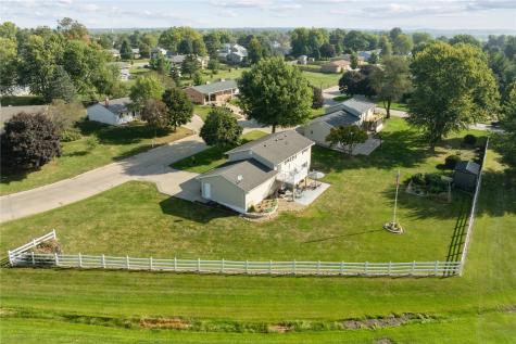 1002 W 17th Street Vinton IA 52349