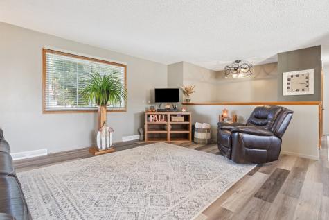 1002 W 17th Street Vinton IA 52349
