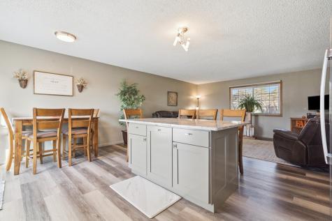1002 W 17th Street Vinton IA 52349