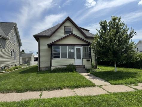 723 7th Street SW Cedar Rapids IA 52404