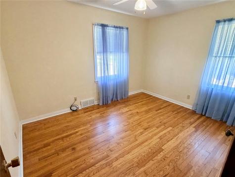 108 2nd Avenue Newhall IA 52315