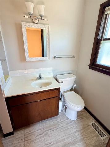 108 2nd Avenue Newhall IA 52315