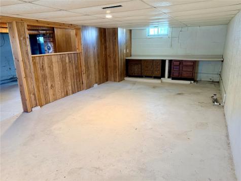 108 2nd Avenue Newhall IA 52315