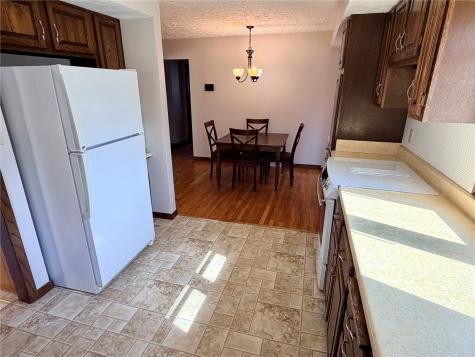 108 2nd Avenue Newhall IA 52315