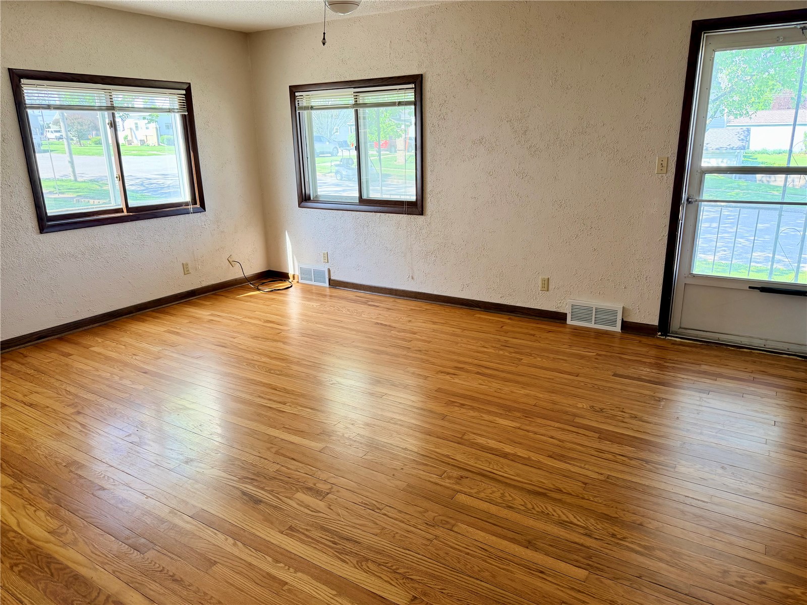 108 2nd Avenue Newhall IA 52315