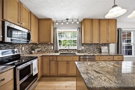 1614 Homewood Lane NE Cedar Rapids IA 52402