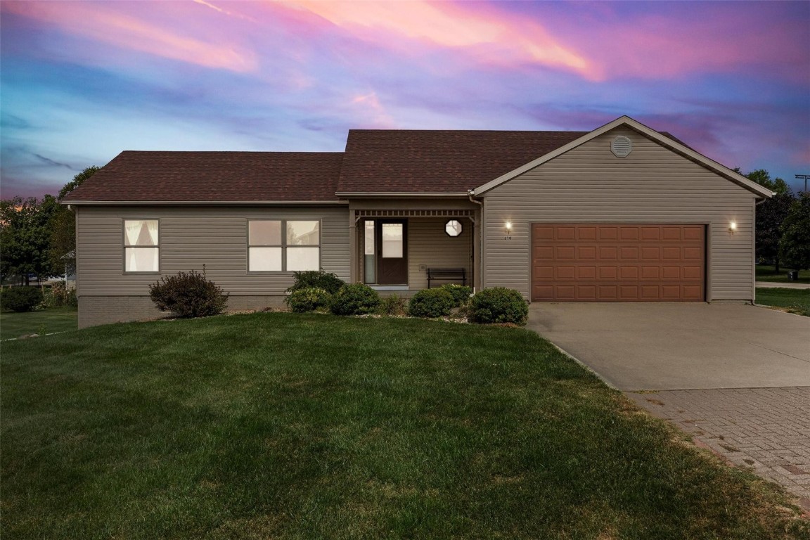 200 5th Avenue W Walford IA 52351